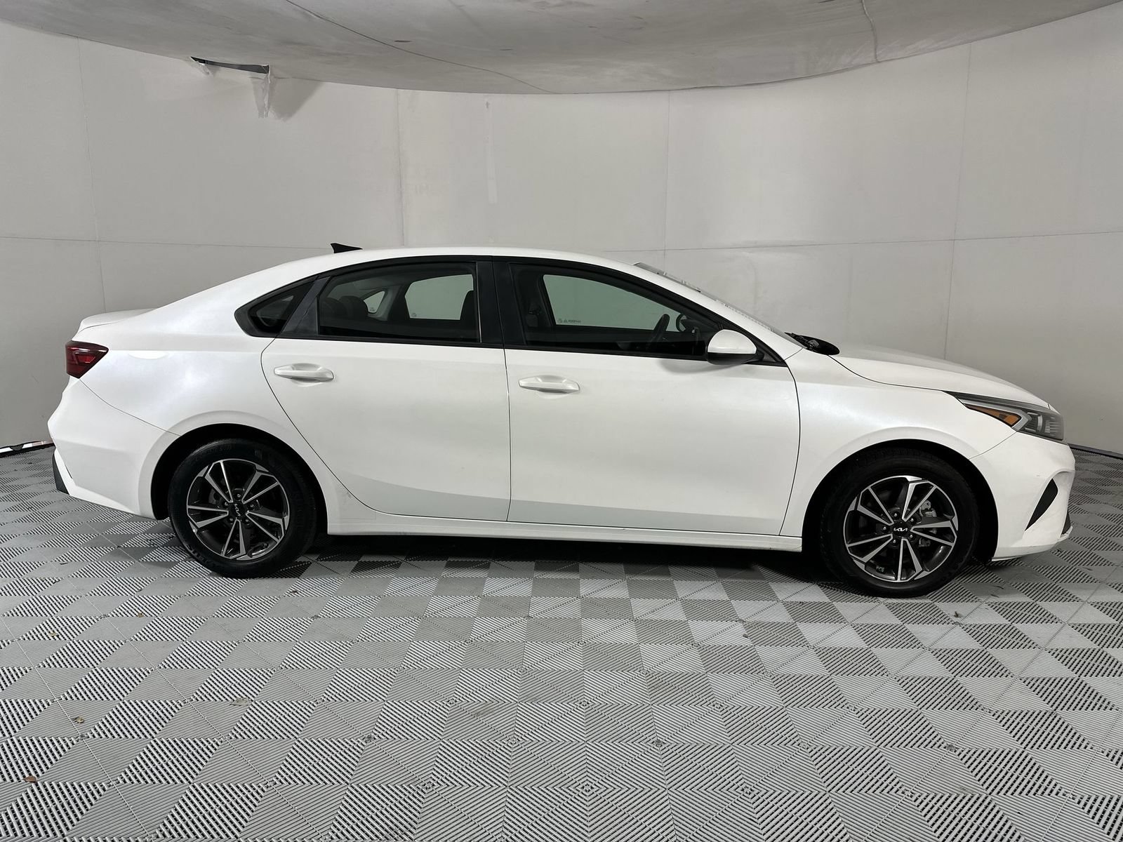 Used 2023 Kia Forte LXS FWD image 9