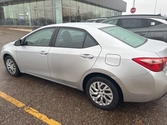 Used 2017 Toyota Corolla LE image 2