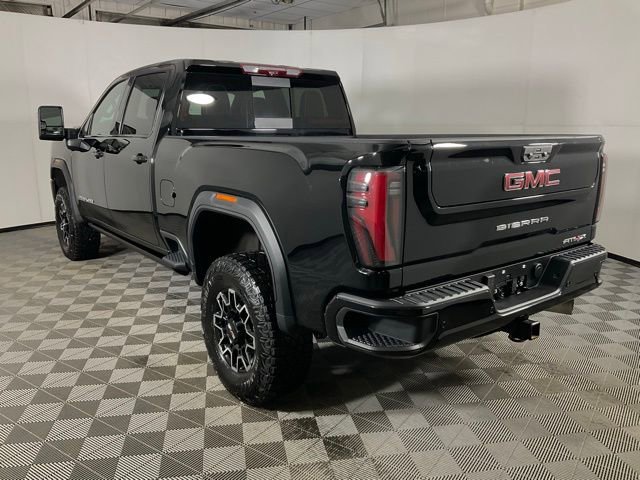 Used 2025 GMC Sierra 2500 AT4X image 4