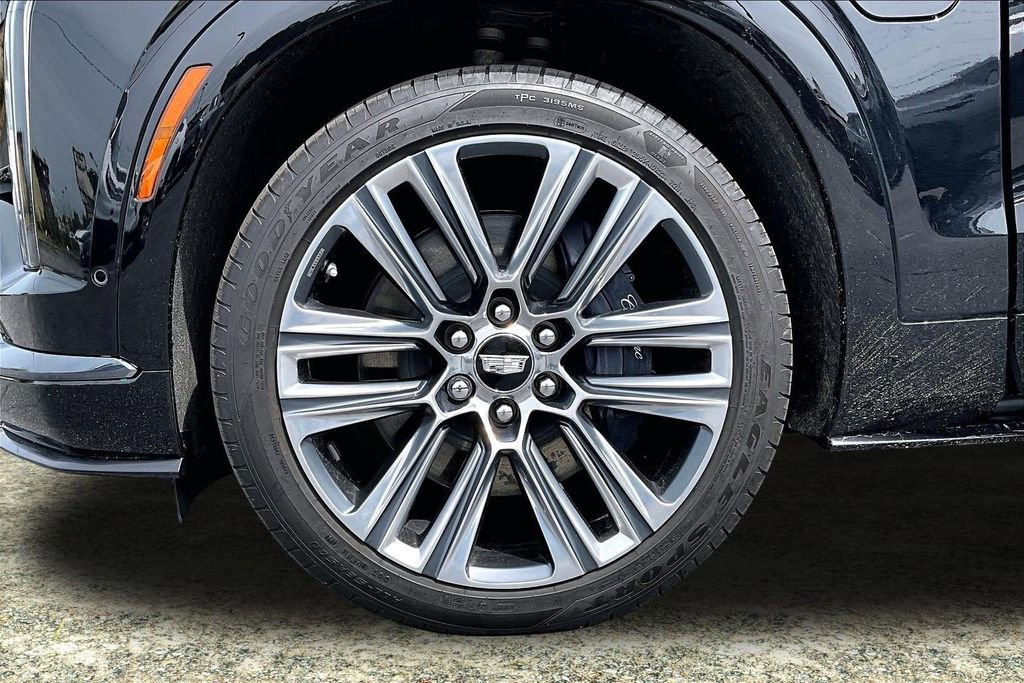 Certified 2026 Cadillac Vistiq Platinum w/ LPO, Floor Liner Package AWD/4WD image 35
