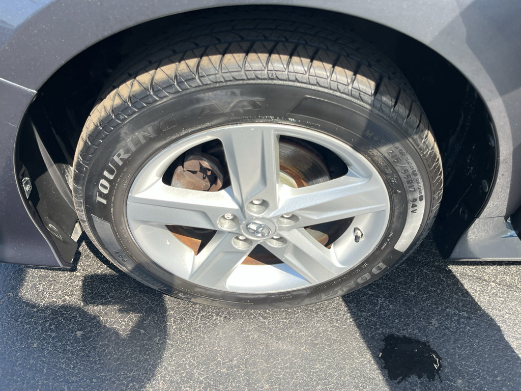 Used 2014 Toyota Camry SE w/ Moonroof Package FWD image 37