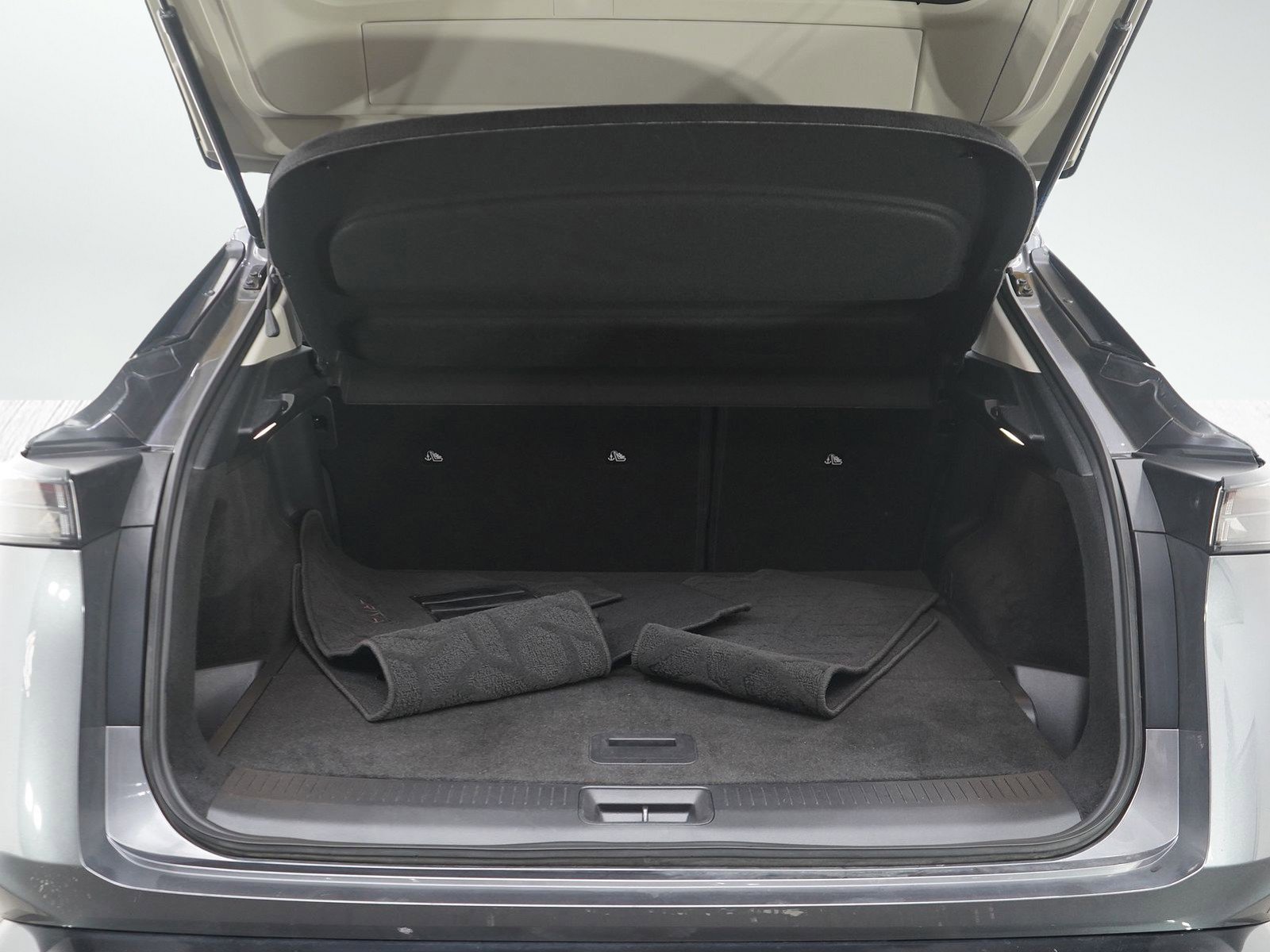 Used 2024 Nissan Ariya AWD image 15