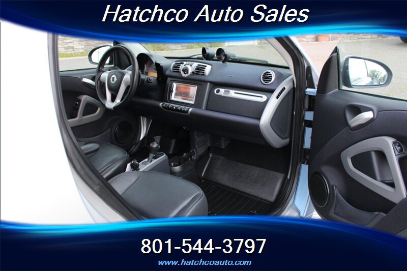 Used 2013 smart fortwo passion RWD image 12