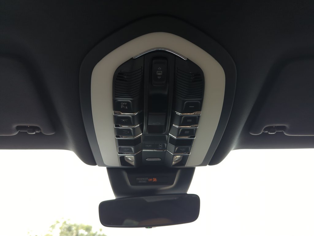Used 2020 Porsche Macan S AWD/4WD image 26