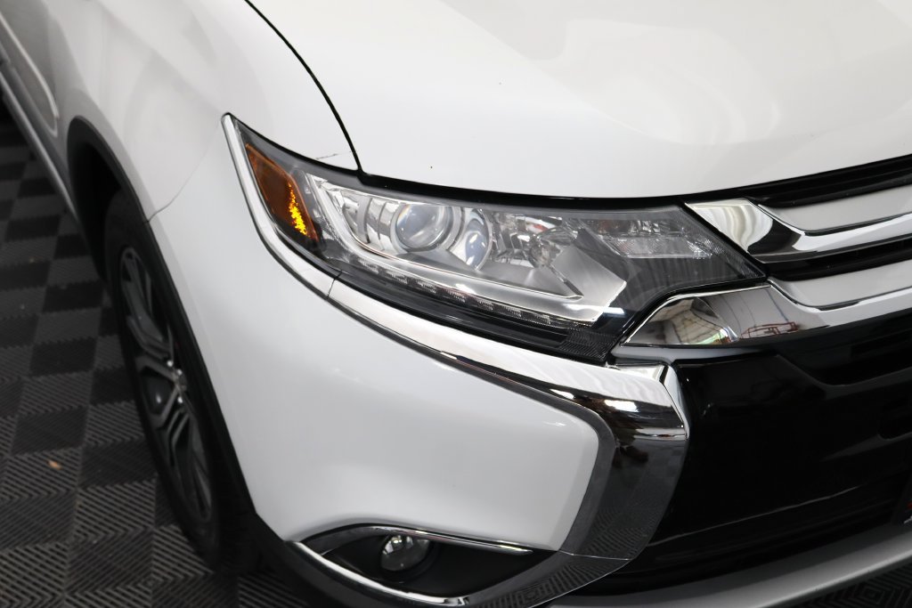 Used 2016 Mitsubishi Outlander SE FWD image 10