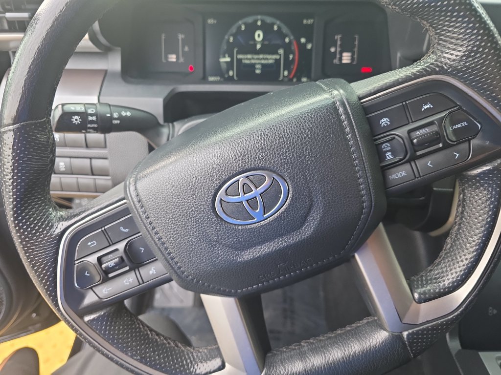 Used 2024 Toyota Tacoma SR5 AWD/4WD image 13