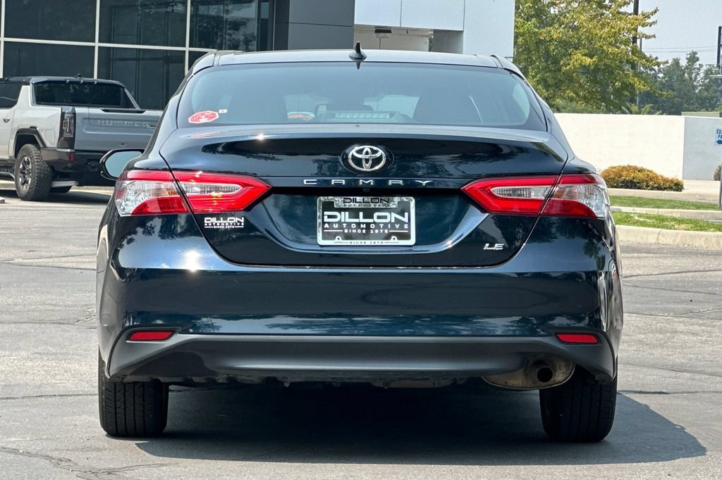 Used 2020 Toyota Camry LE FWD image 5