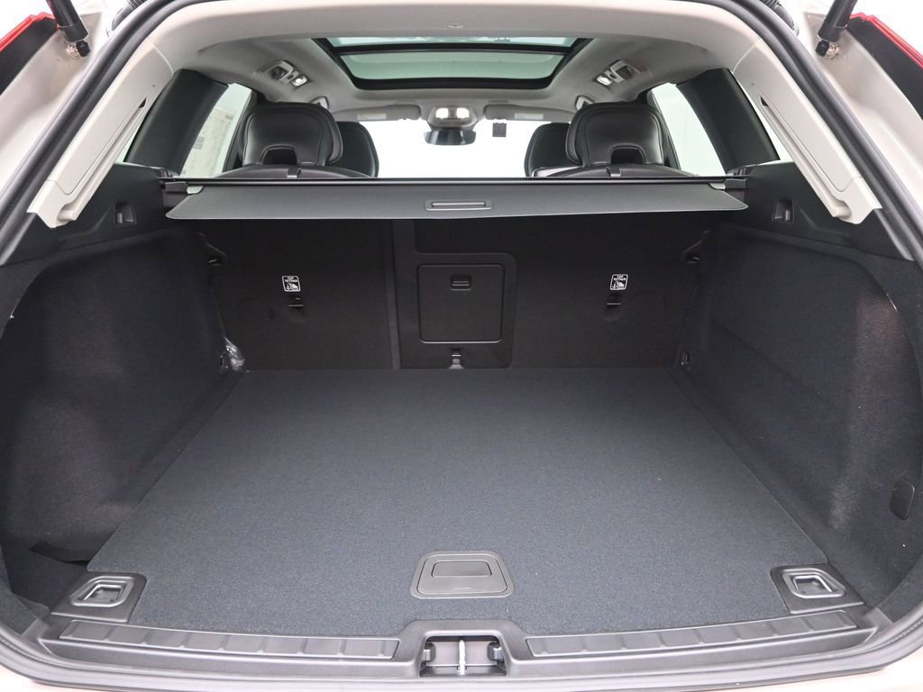 New 2025 Volvo XC60 B5 Core w/ Protection Package Premier image 26