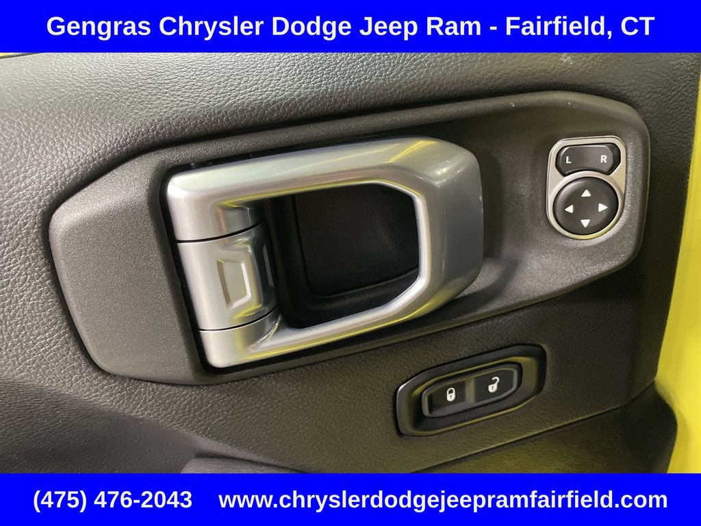 Used 2023 Jeep Wrangler Unlimited Rubicon w/ Cold Weather Group AWD/4WD image 25