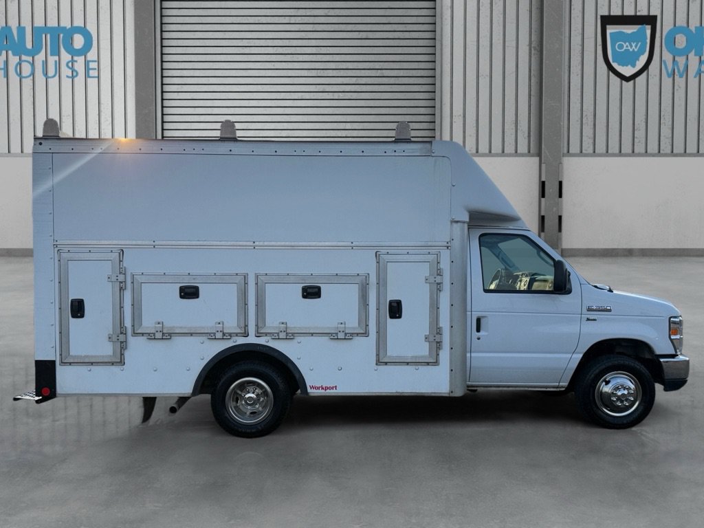 Used 2019 Ford E-350 and Econoline 350 Super Duty w/ Power Windows & Locks Group RWD image 5