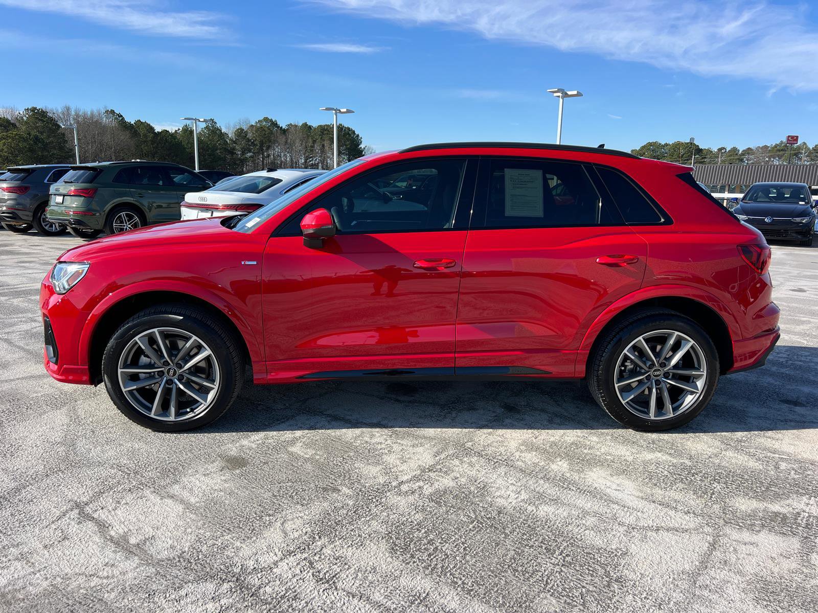 Certified 2025 Audi Q3 2.0T Premium w/ Black Optic Sport Package image 8