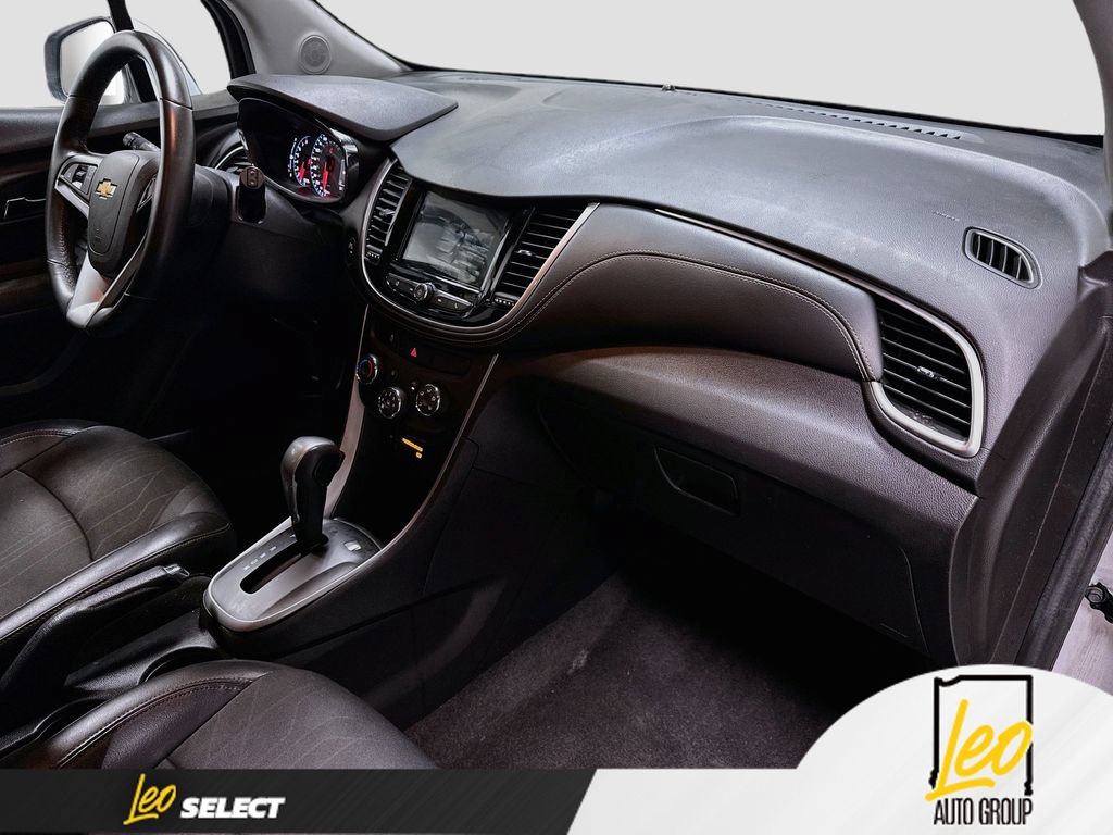 Used 2018 Chevrolet Trax LT w/ LT Convenience Package FWD image 27