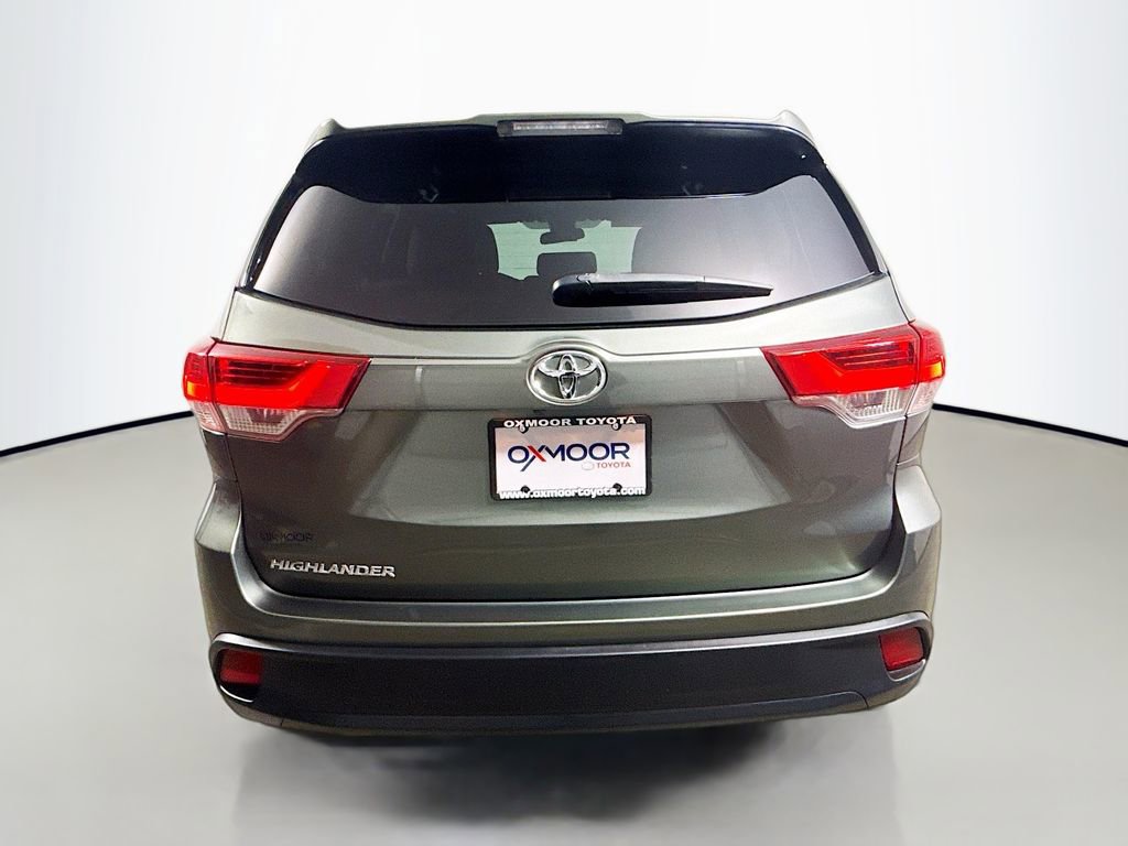 Certified 2019 Toyota Highlander LE image 6