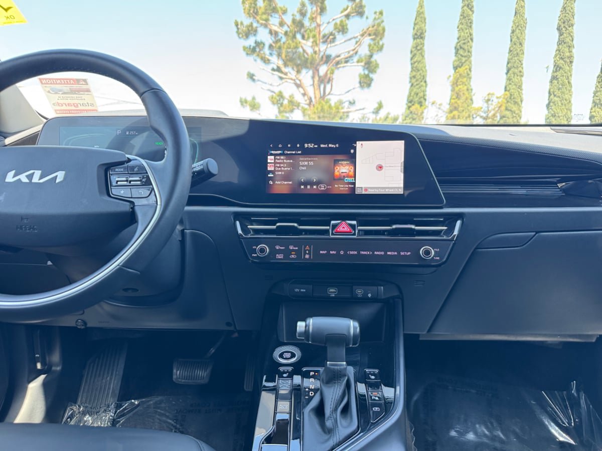 Used 2024 Kia Niro EX FWD image 15