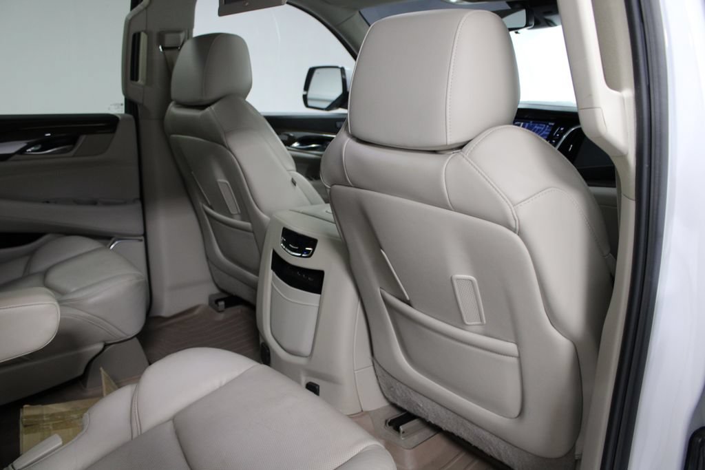 Used 2020 Cadillac Escalade Premium Luxury AWD/4WD image 28