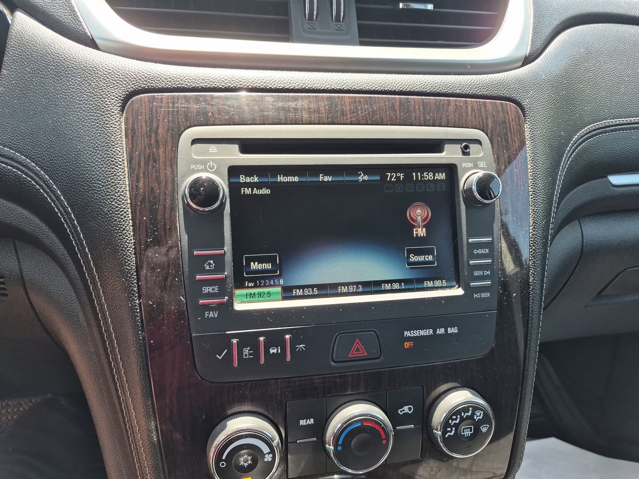 Used 2016 Chevrolet Traverse LT w/ Style and Technology Package FWD image 16