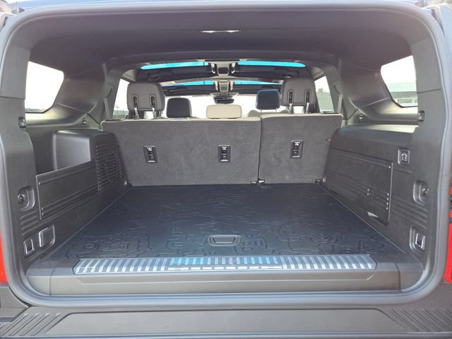 Used 2026 GMC Hummer EV SUV w/ LPO, Dark Essentials Package AWD/4WD image 19