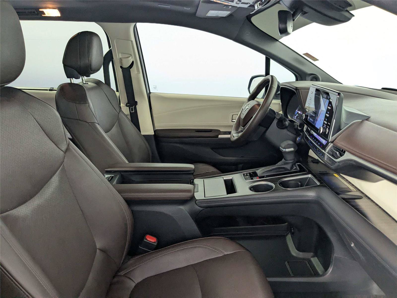 Certified 2022 Toyota Sienna Platinum FWD image 33