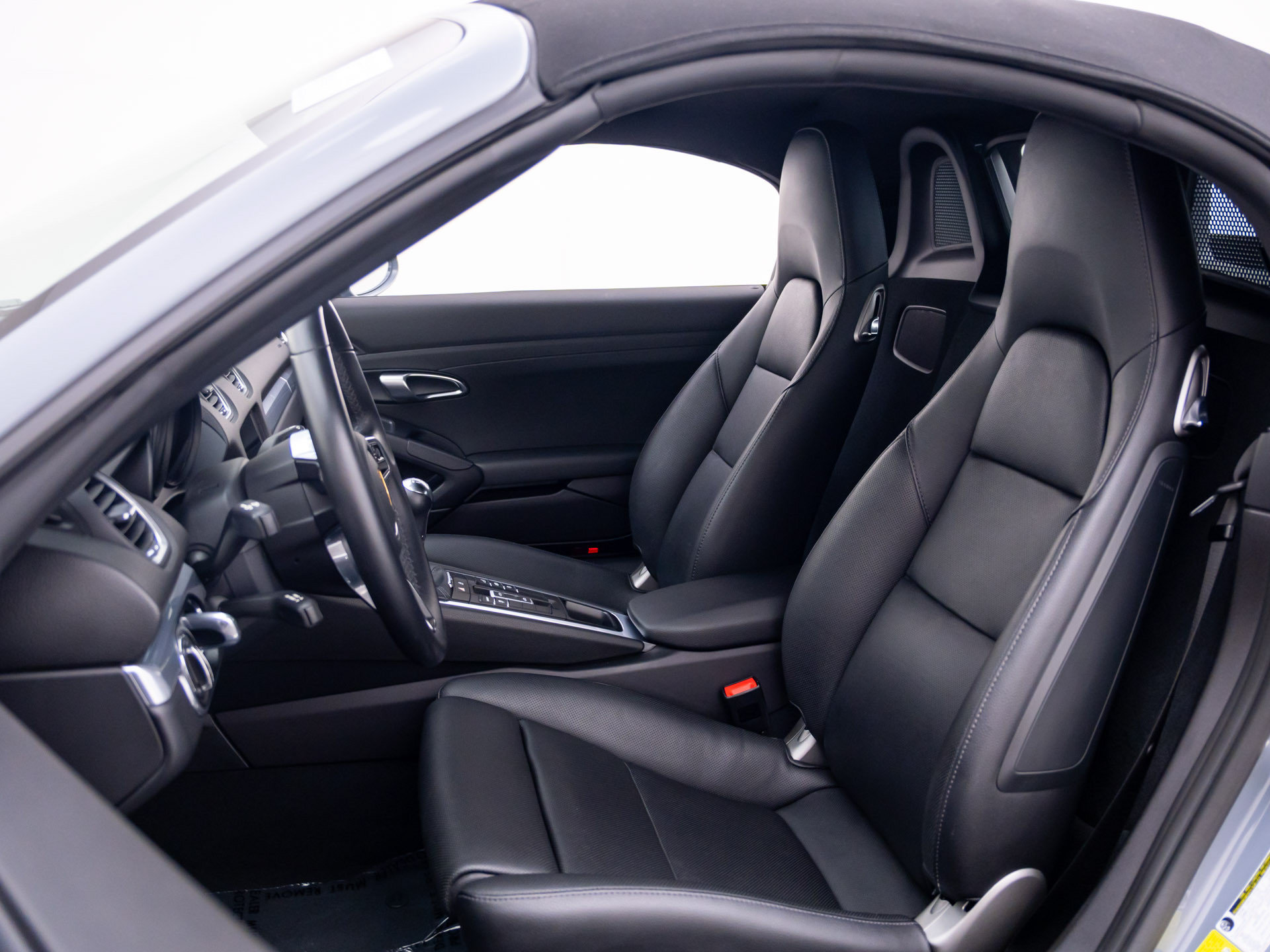 Certified 2024 Porsche 718 Boxster RWD image 5