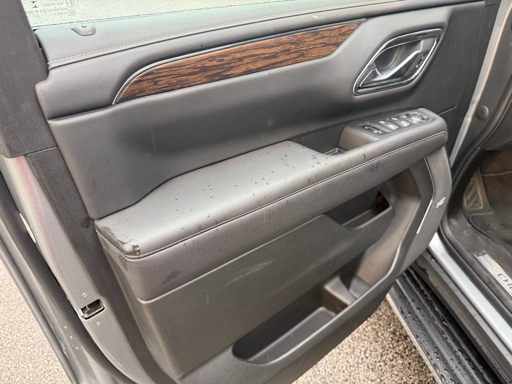 Used 2023 Chevrolet Tahoe Premier AWD/4WD image 16