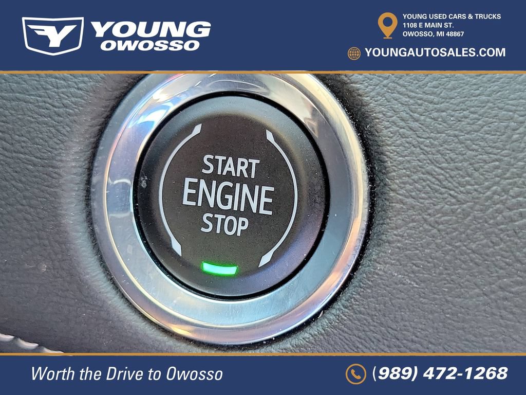 Used 2023 Cadillac Escalade Premium Luxury AWD/4WD image 18