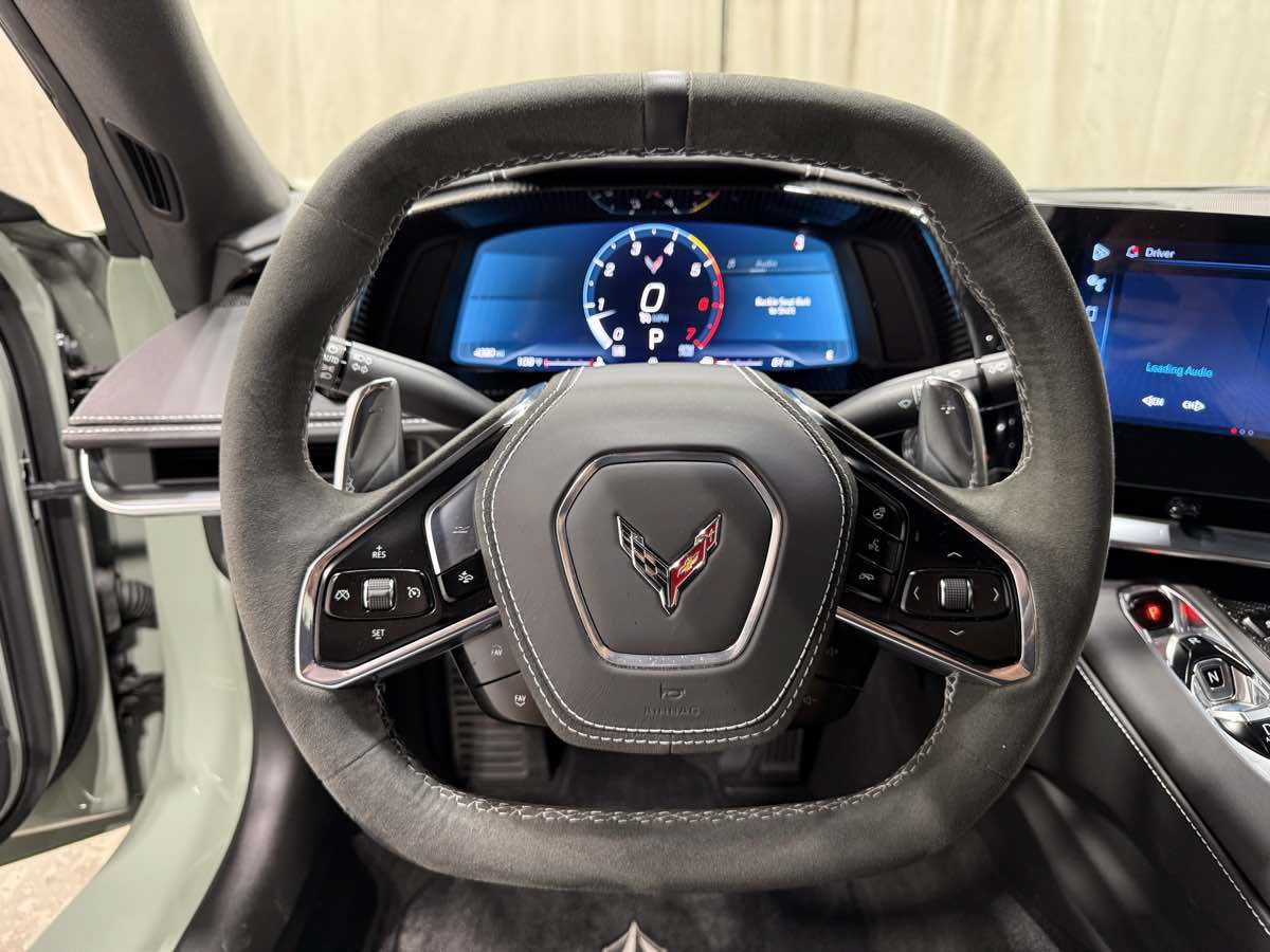 Used 2024 Chevrolet Corvette Stingray Premium Cpe w/ Z51 Performance Package RWD image 11