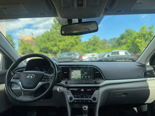 Used 2017 Hyundai Elantra Limited w/ Limited Tech Package 04 FWD image 10