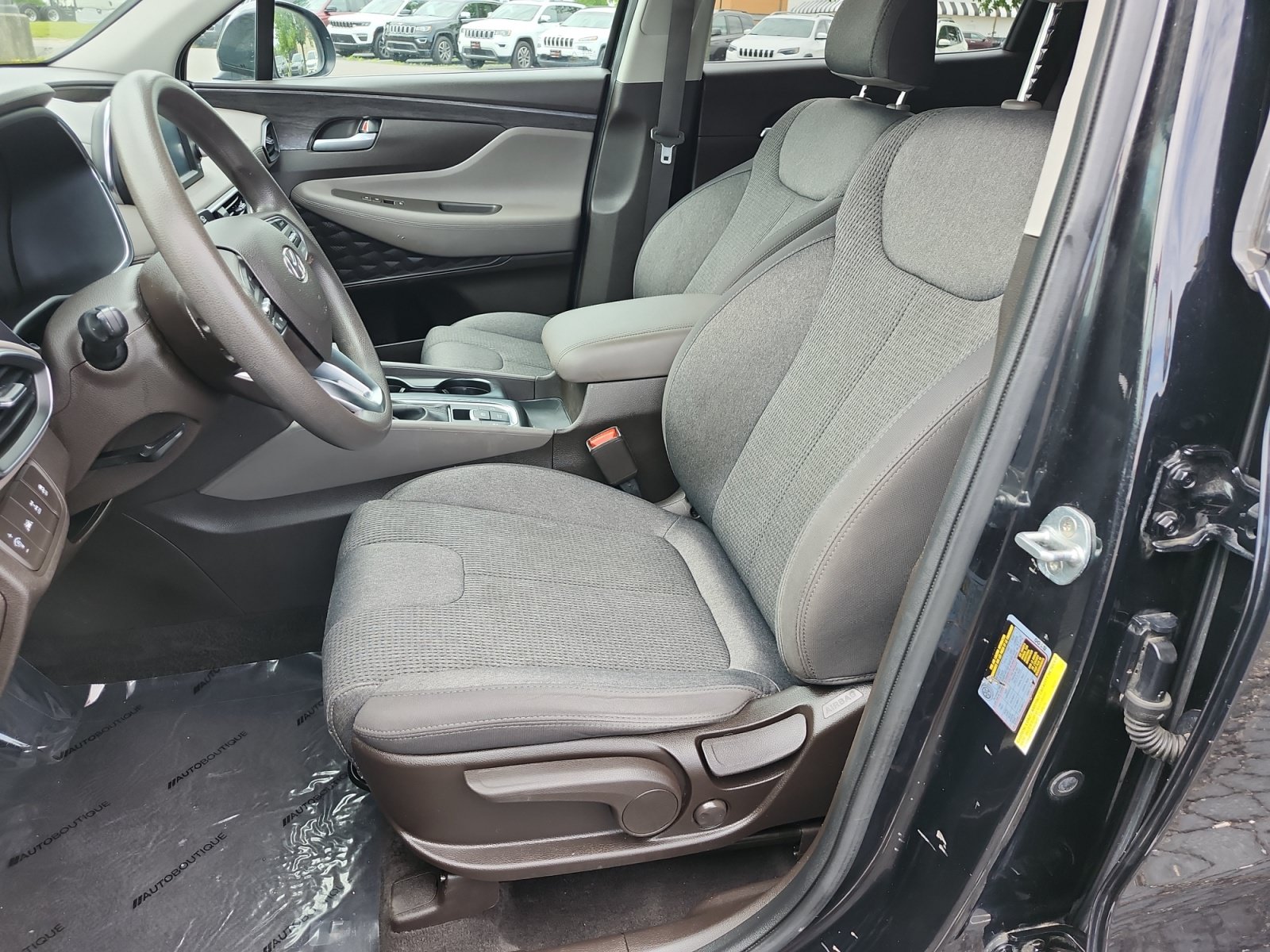 Used 2020 Hyundai Santa Fe SE AWD/4WD image 16