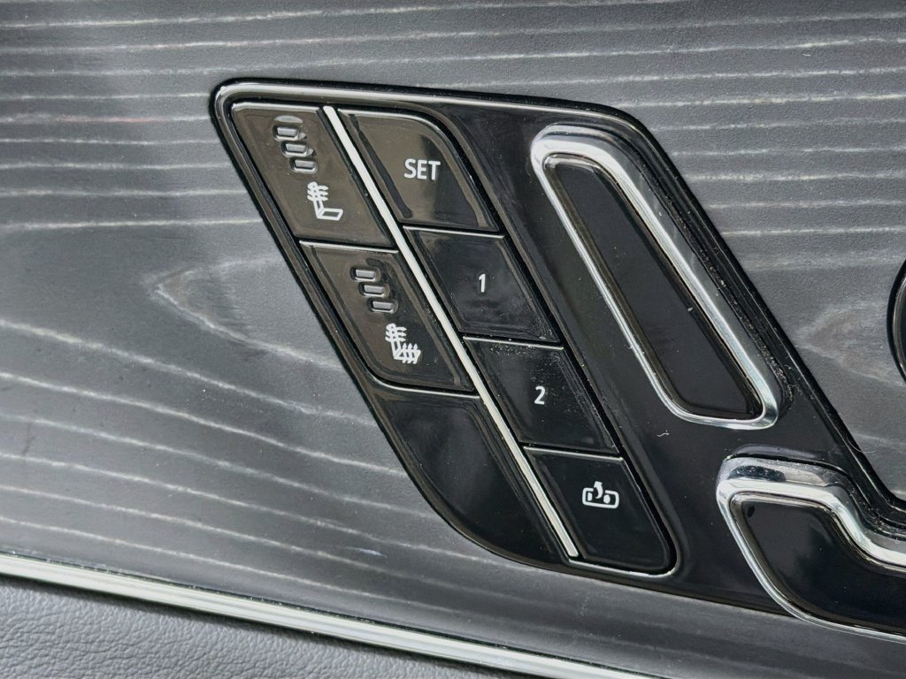 Certified 2024 Cadillac Lyriq Sport AWD/4WD image 22