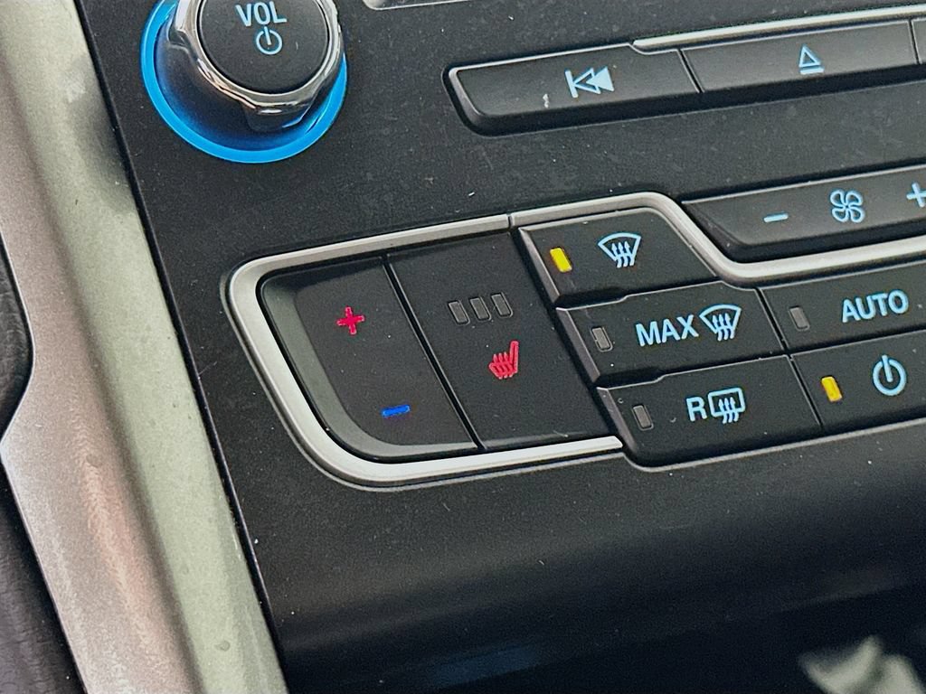 Used 2020 Ford Fusion SEL FWD image 27