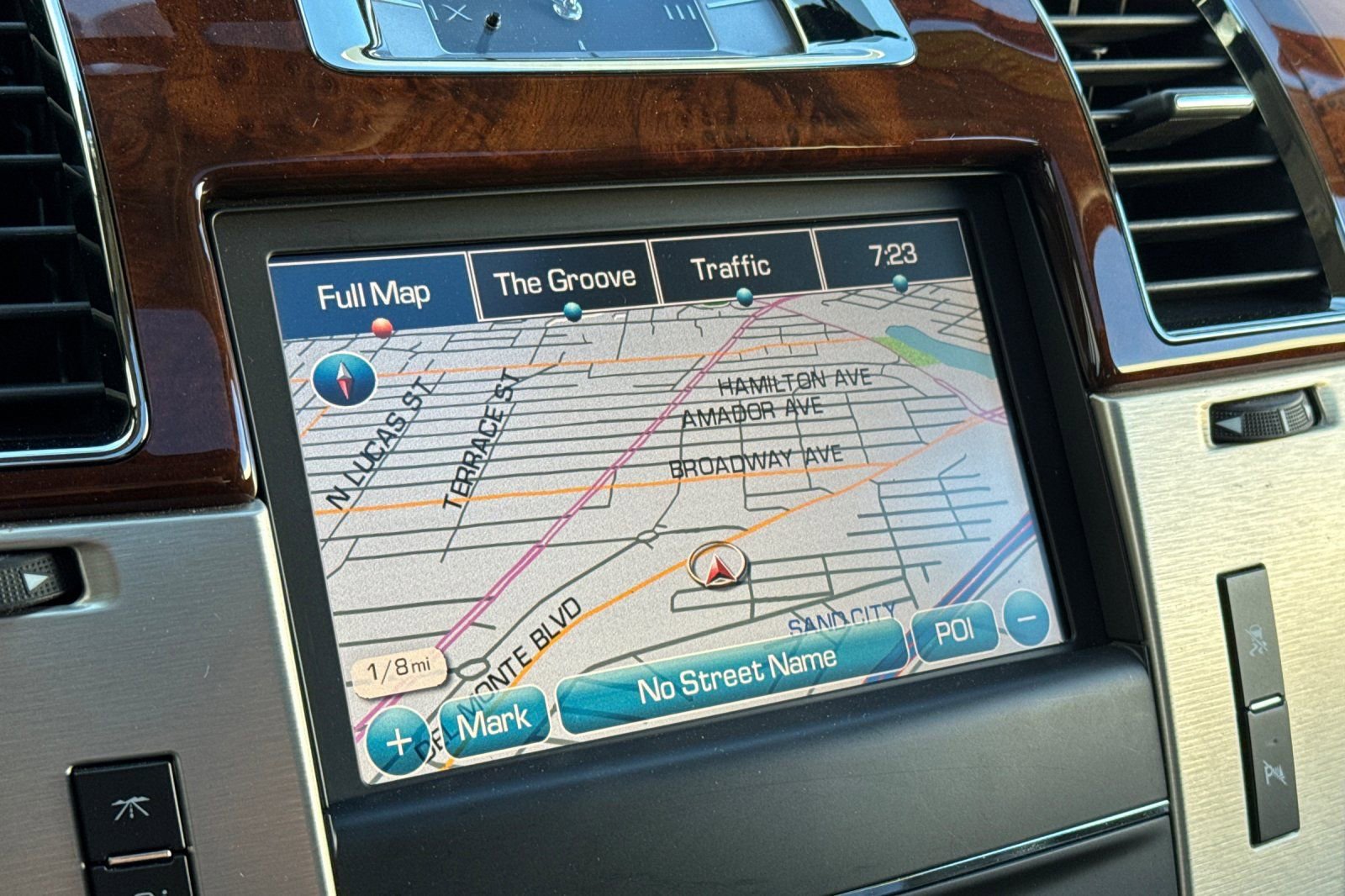 Used 2011 Cadillac Escalade ESV Platinum image 25