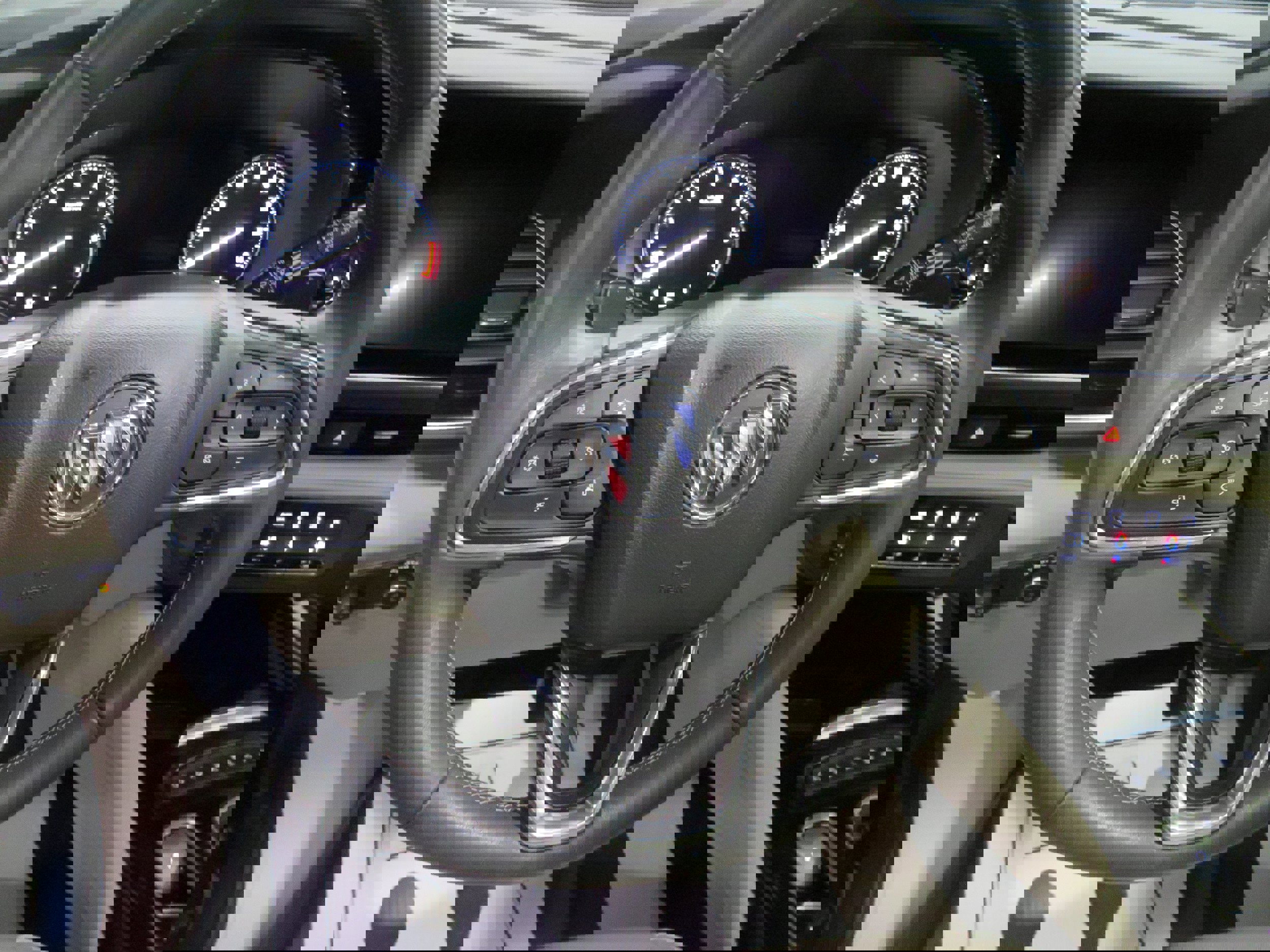 Used 2023 Buick Envision Avenir image 15