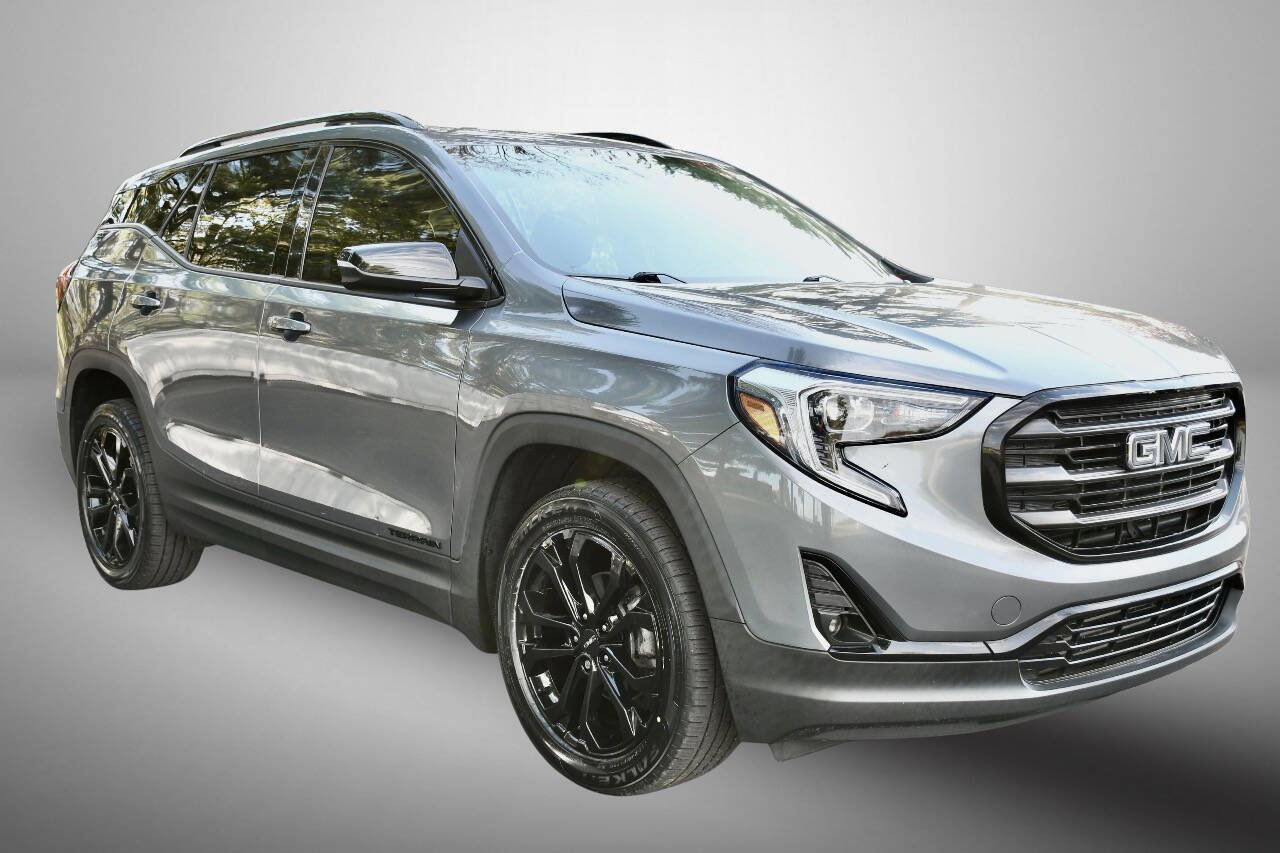 Used 2021 GMC Terrain SLT w/ Elevation Edition image 9