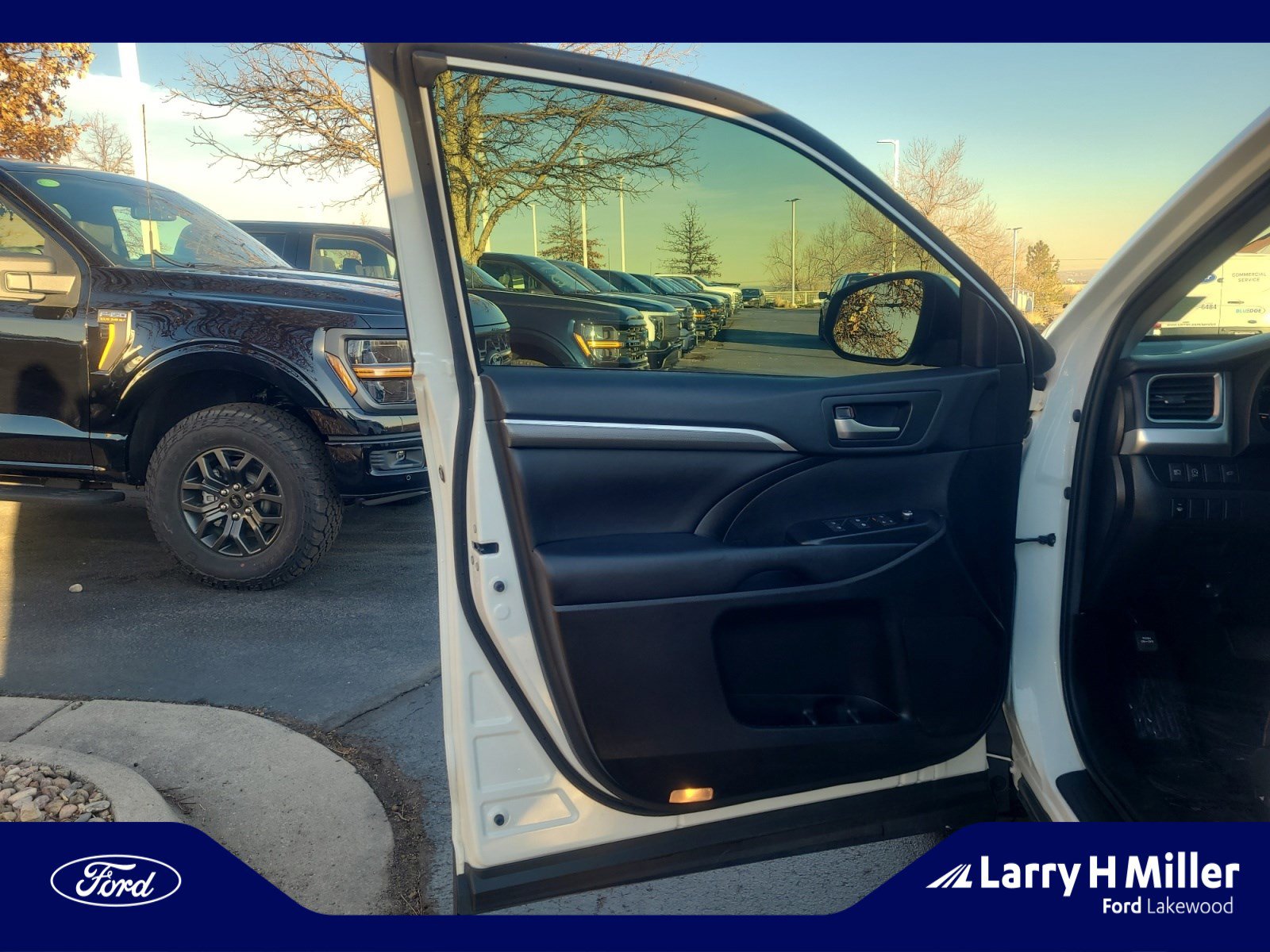 Used 2019 Toyota Highlander SE image 13