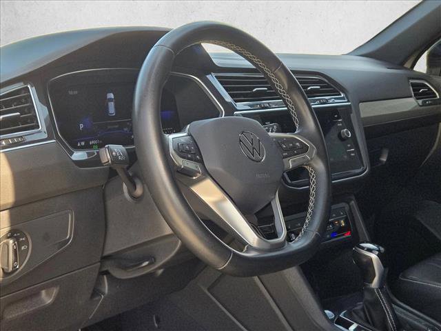 Used 2023 Volkswagen Tiguan SE R-Line image 10