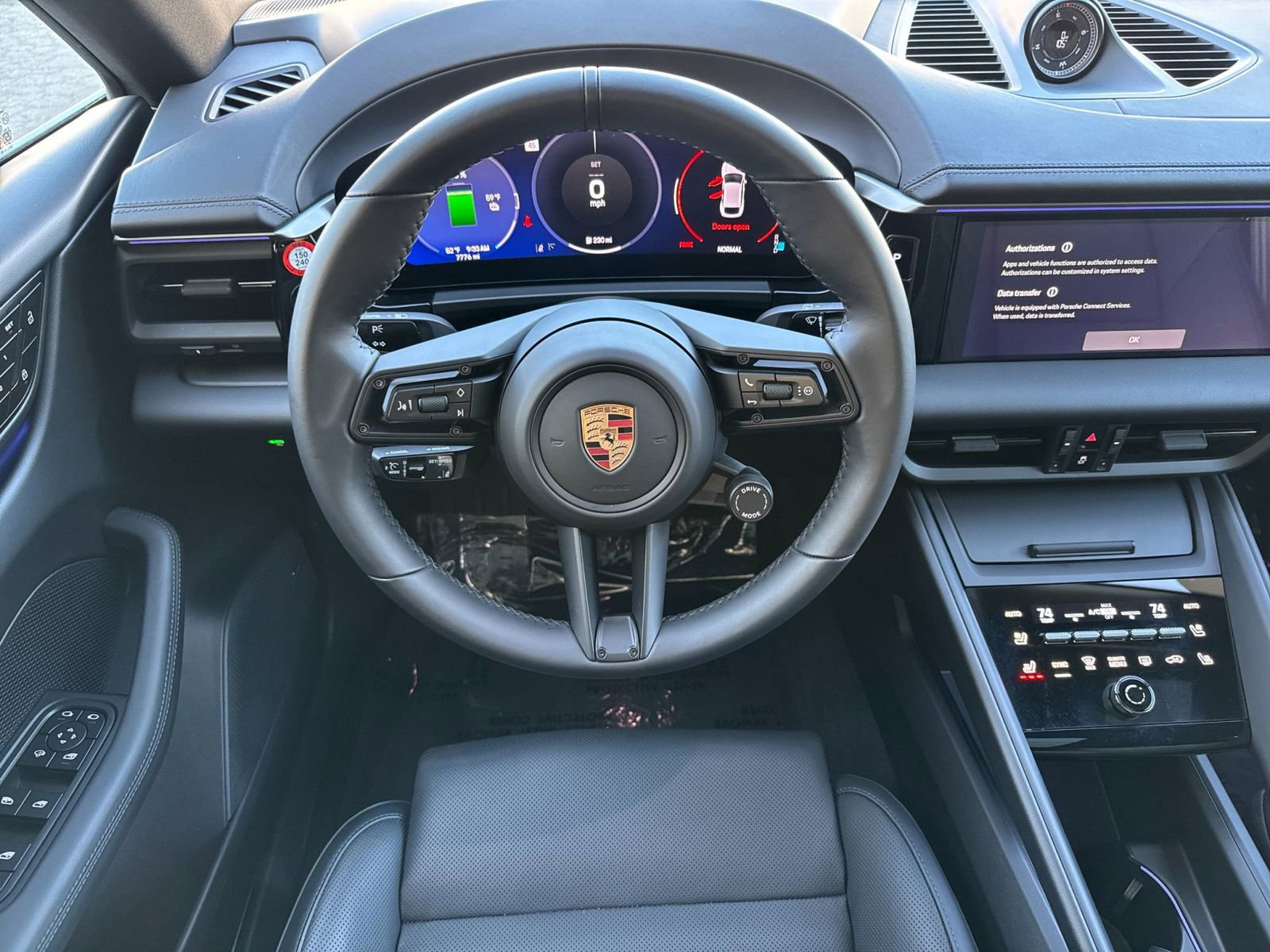 Used 2025 Porsche Macan 4 Electric image 16