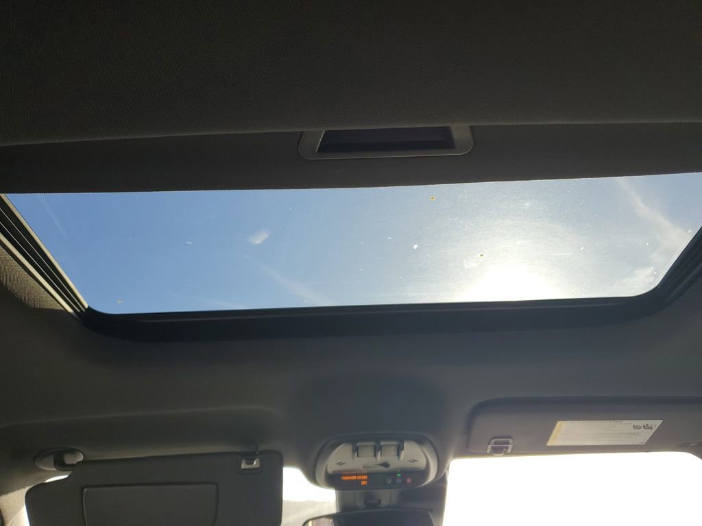 New 2026 Chevrolet Trax RS w/ Sunroof Package image 13