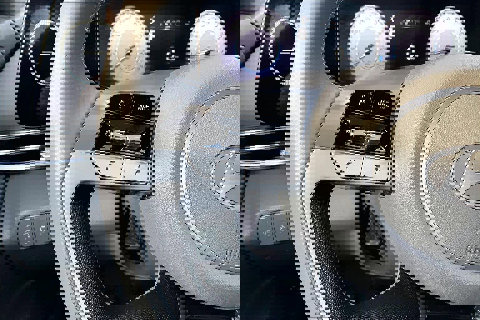 Used 2024 Hyundai Elantra SEL w/ Convenience Package image 23