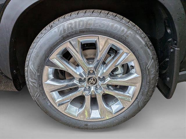 New 2026 Toyota Highlander Limited image 10