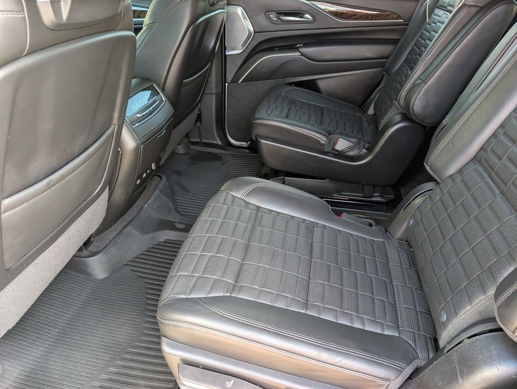 Certified 2022 Cadillac Escalade Sport Platinum w/ LPO, ONYX Package AWD/4WD image 15