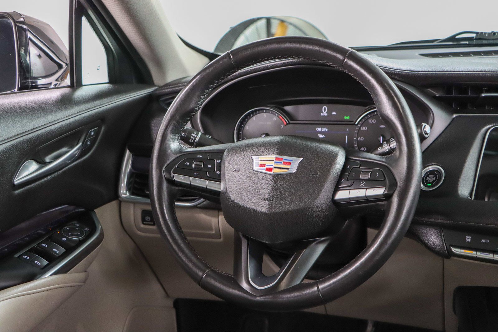 Used 2023 Cadillac XT4 Luxury w/ Cold Weather Package AWD/4WD image 12