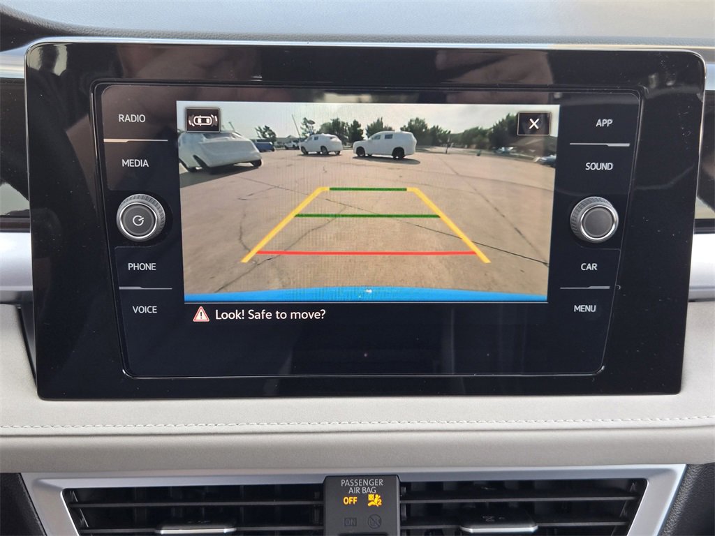 New 2025 Volkswagen Taos SE image 15