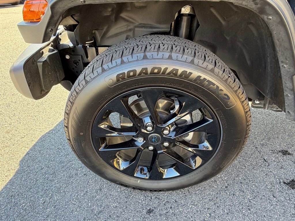 Certified 2025 Jeep Wrangler Unlimited Sahara w/ Safety Group image 12