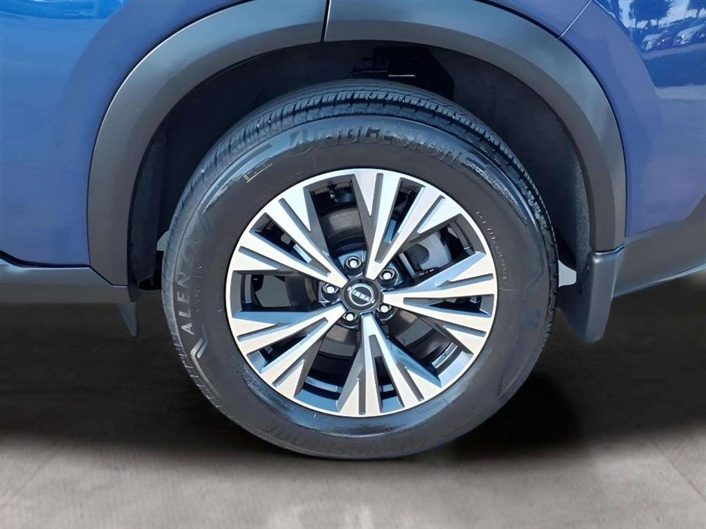 Used 2023 Nissan Rogue SV image 9