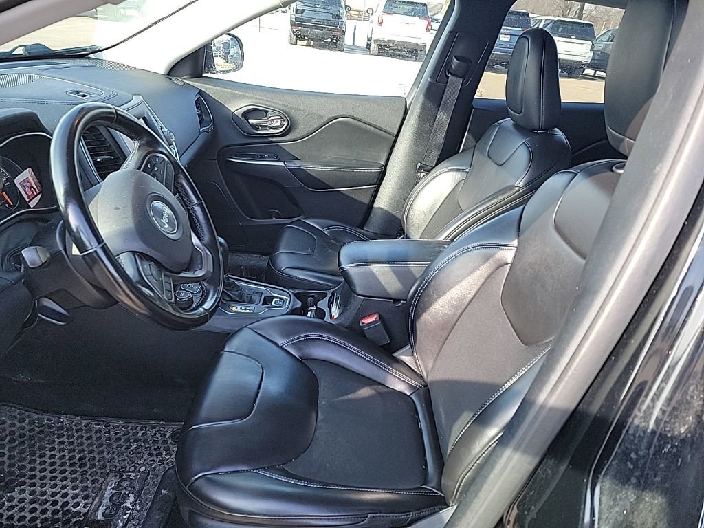 Used 2020 Jeep Cherokee Latitude Plus w/ Cold Weather Group image 29