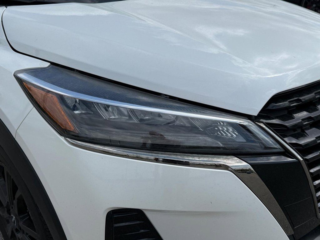 Used 2024 Nissan Kicks SR w/ SR Premium Package image 4