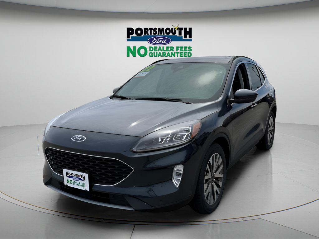 Certified 2022 Ford Escape Titanium w/ Class II Trailer Tow Package AWD/4WD image 17