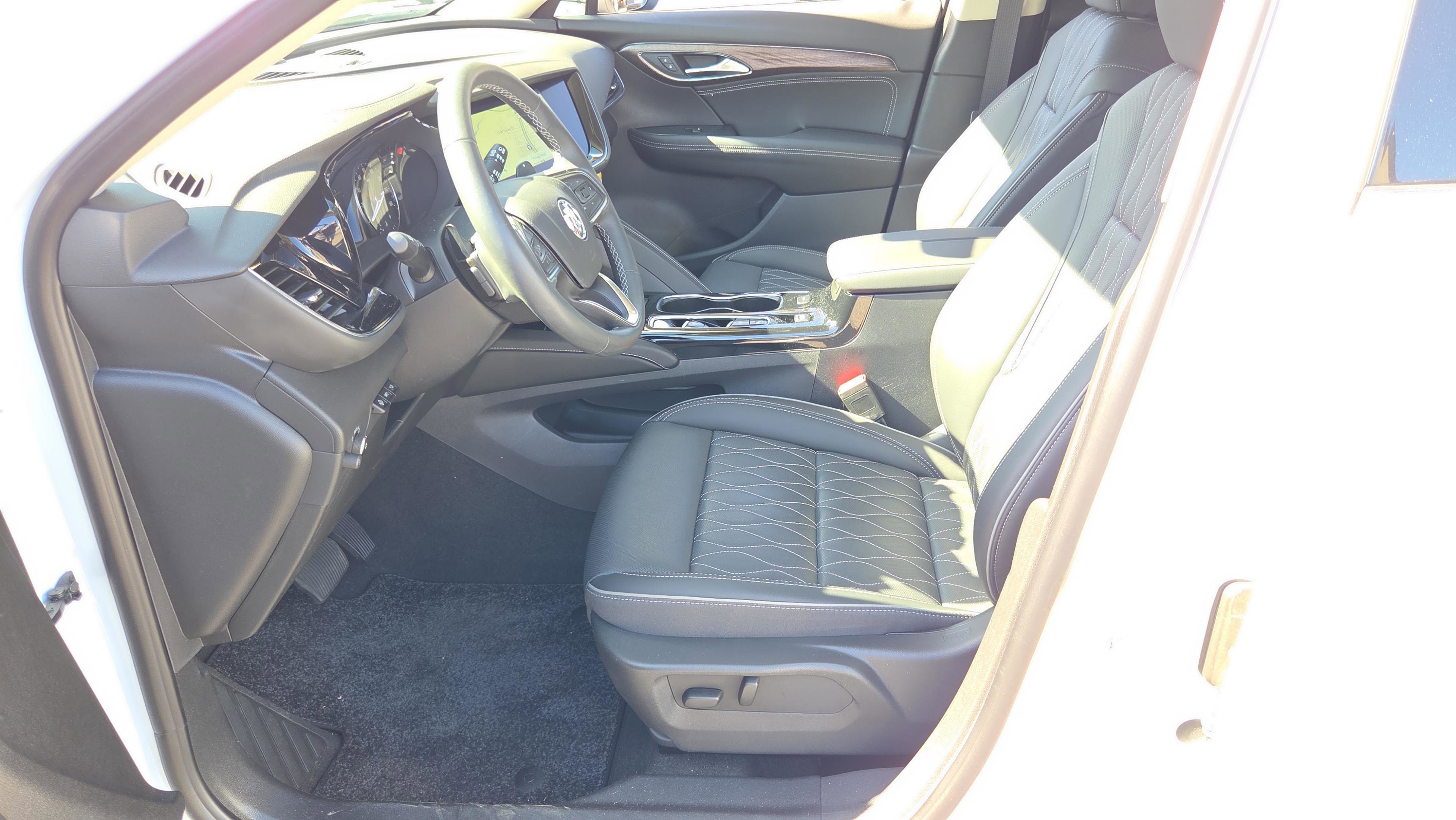 Used 2023 Buick Envision Avenir image 28