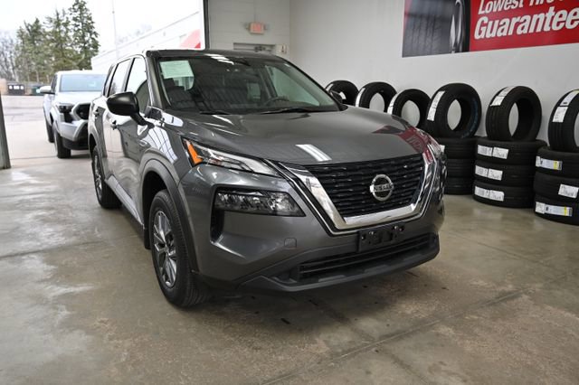 Used 2021 Nissan Rogue S AWD/4WD image 3