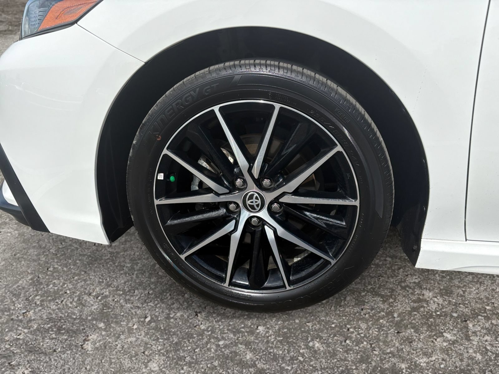 Used 2024 Toyota Camry SE FWD image 13